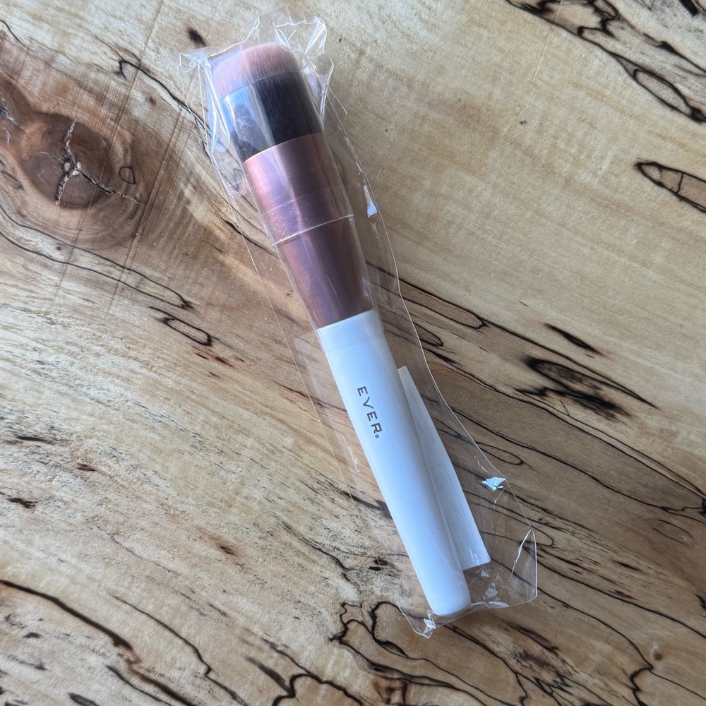 💵SALE! NIP Ever Beauty FACE 2 Foundation Make Up Brush